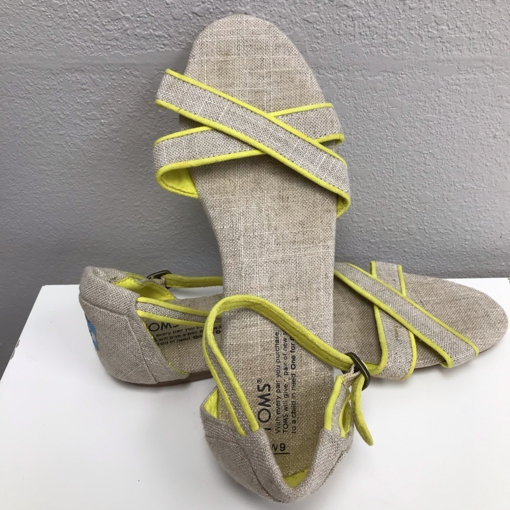 TOMS Women's Beige and Yellow Sandals - size 9